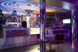 Ο χώρος του lounge ή του μπαρ στο B&B The Divine