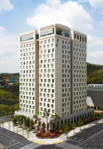 a rendering of the new gucci garden hotel at LOTTE City Hotel Daejeon in Daejeon
