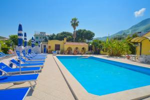 Bazén v ubytovaní Hotel Terme Principe alebo v jeho blízkosti