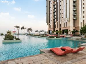 bnbmehomes - Lux 2B Apt - Dubai Canal Water View - 4406 tesisinde veya buraya yakın yüzme havuzu