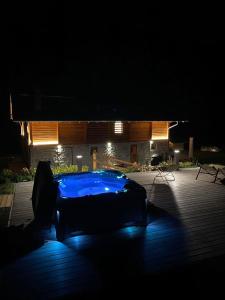 Πισίνα στο ή κοντά στο B & B Chalet Plan