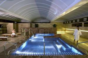 Bazén v ubytování Hotel Rosamar nebo v jeho okolí