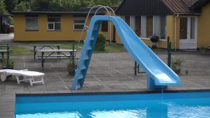 Swimmingpoolen hos eller tæt på Bygholm Camping og aktiviteter + 11 billeder