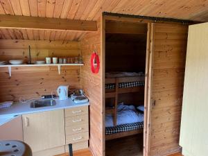Kuchyň nebo kuchyňský kout v ubytování Bygholm Camping