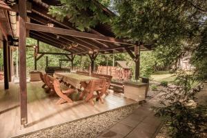 A garden outside Csodaszarvas Vendégház