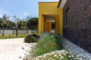 Zahrada ubytování Modern villa Eve in Medulin with pool near the beach