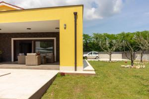 Zahrada ubytování Modern villa Eve in Medulin with pool near the beach