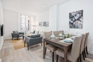 Posedenie v ubytovaní Merced Suites in Malaga by Solaga Holiday Homes