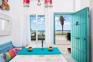 Balkon lub taras w obiekcie Noemi Playa Beach House in Malaga by Solaga Holiday Homes