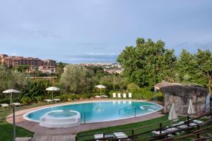 The swimming pool at or close to La Meridiana Bleisure Hotel