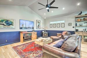 Gallery image of Dripping Springs Cabin with Pool, Hill Country Views in Dripping Springs