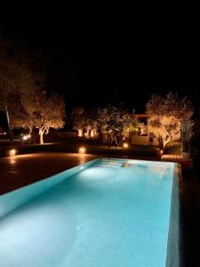 Der Swimmingpool an oder in der Nähe von Pietra e Calce With Pool