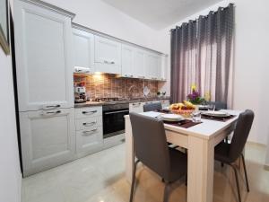 A kitchen or kitchenette at Alghermanzoni