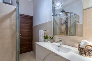 A bathroom at Alghermanzoni