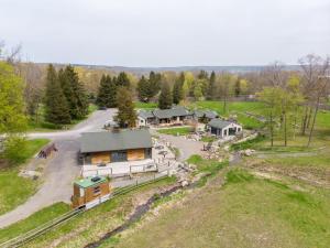 Foto da galeria de New Park Venue & Suites em Ithaca