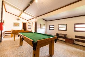 Biliár nebo kulečník v ubytování HOTELARE Hotel Villa Di Capri