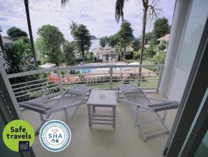 Balkón nebo terasa v ubytování Makathanee Resort