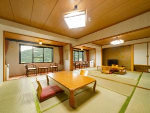 定山溪景酒店 的休息区