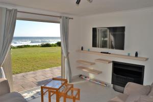 Gallery image of Hermanus Beach Club - Le Maree House 18 in Hermanus