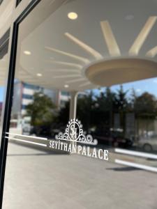 Ein Zertifikat, Auszeichnung, Logo oder anderes Dokument, das in der Unterkunft Seyithan Palace Spa Hotel ausgestellt ist