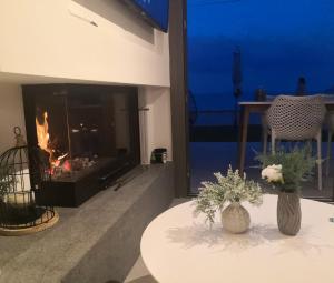 Balkón alebo terasa v ubytovaní LENICO Seafront Villa