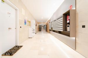 A kitchen or kitchenette at Francisco Remiro Fabulous Furnished Apartments in Guindalera
