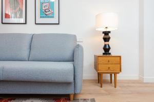 A seating area at Francisco Remiro Fabulous Furnished Apartments in Guindalera