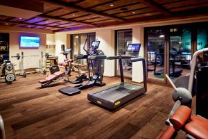Das Fitnesscenter und/oder die Fitnesseinrichtungen in der Unterkunft Hotel Neue Post