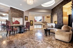 Χώρος καθιστικού στο St Andrews Hotel and Spa