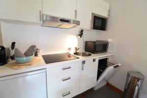 Kuchnia lub aneks kuchenny w obiekcie DOLCEVITA - Family Aparment 300 m from ski slope