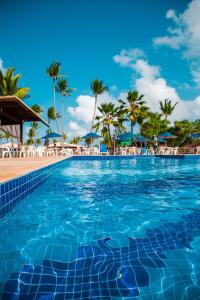 Bazén v ubytování Jardim Atlântico Beach Resort nebo v jeho okolí