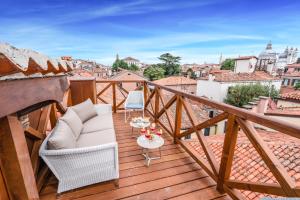 A balcony or terrace at Ca' Dell'Opera Terrace - Dimora Italia -
