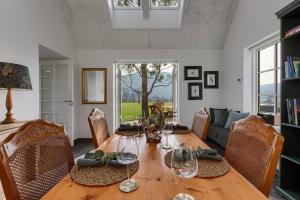 Gallery image of Dalveich Cottage w hot tub & stunning views in Lochearnhead