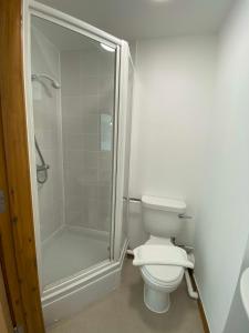 Regency Hall Smart Cheltenham Ensuite Rooms b