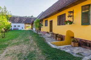 Imagen de la galería de Șura din Seleuș - Seleuș Barn - Idyllic Countryside M Museum House, en Sighişoara