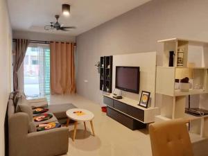 TV a/nebo společenská místnost v ubytování QC Homestay - Room Only