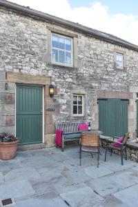Gallery image of Church Farm Holiday Cottages - Winnets Cottage in Ashbourne