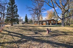 Gallery image of Cozy Choteau Home with Fire Pit, Grill, Yard! in Choteau