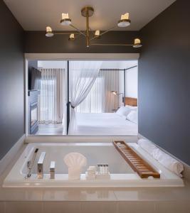 Koupelna v ubytování Estérel Resort