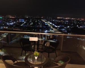 Balkón nebo terasa v ubytování Ksl D'esplanade Studio Apartment's 1