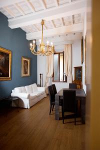 Gallery image of Borgo Pinti Suites Le Stanze dei Nobili in Florence
