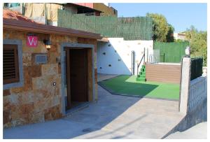 The building in which the holiday home is located