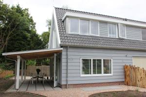 Το κτήριο όπου στεγάζεται  η παραθεριστική κατοικία +25 φωτογραφίες