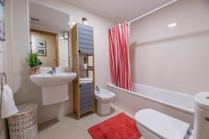 Koupelna v ubytování apartamento centro sanxenxo con parking gratis + 17 fotografií