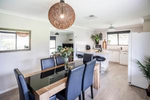 Gallery image of EdenValley Private Manicured Gardens with Fire Pit in Parkes