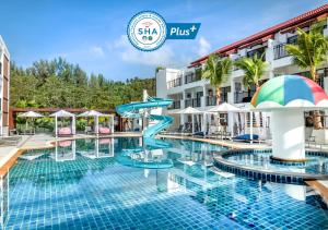 Bazén v ubytování Holiday Inn Resort Phuket Karon Beach, an IHG Hotel nebo v jeho okolí