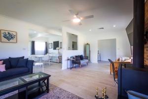 Posezení v ubytování Redims Hill Cottage