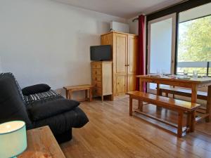 O zonă de relaxare la Studio Chamrousse, 1 pièce, 3 personnes - FR-1-340-167