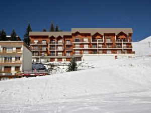 Gallery image of Appartement Chamrousse, 2 pièces, 7 personnes - FR-1-340-229 in Chamrousse