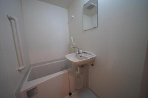 HOTEL R9 The Yard Ashikagafukutomi的一间浴室